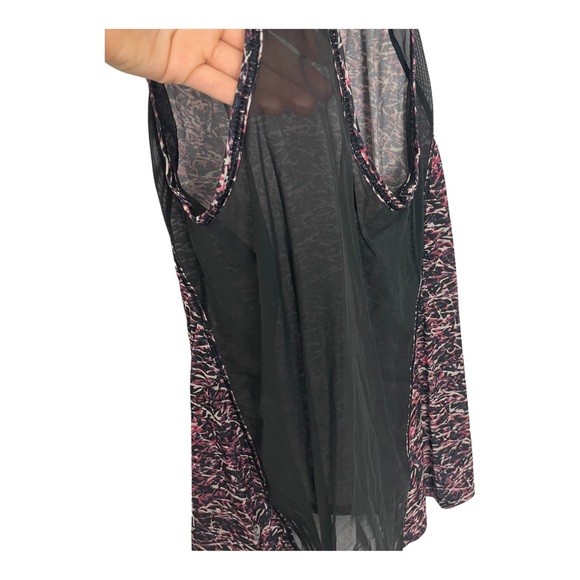 Lululemon Sunshine Salutation Tank Sz 6 
Mini Ripple Boom Juice Multi / Black - Picture 9 of 9